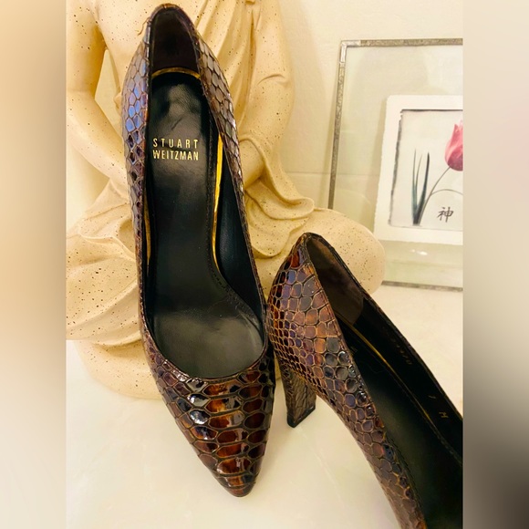 *Crocodile* Weitzman pumps - Picture 1 of 8